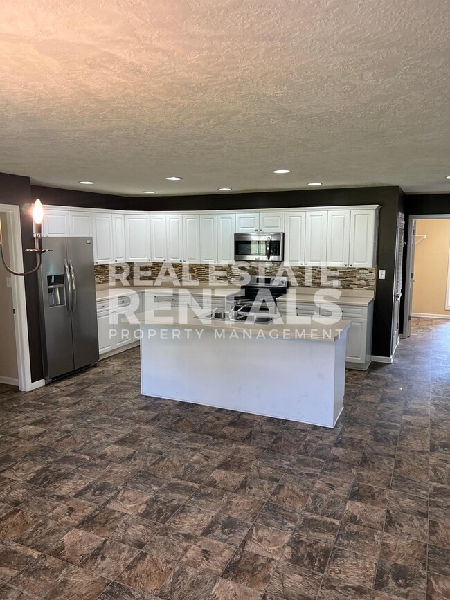 Photo - 1121 Castle Dr
