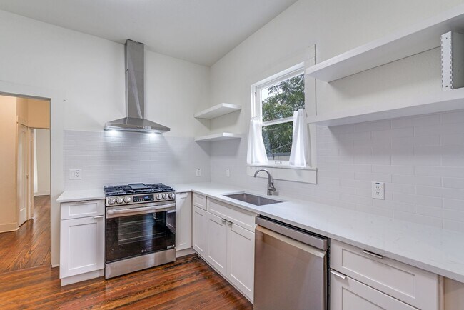 Photo - 210-M (ERL) Unit A