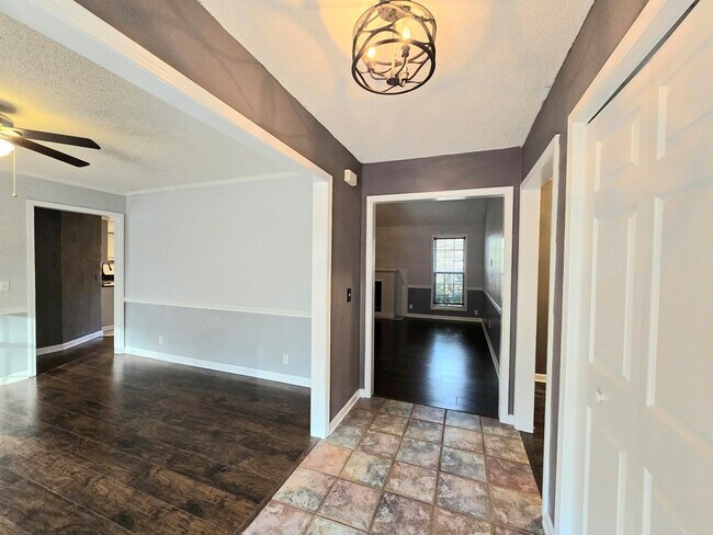 Photo - 160 Pinnacle Ct