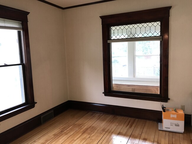 Photo - 1135 5th St NE