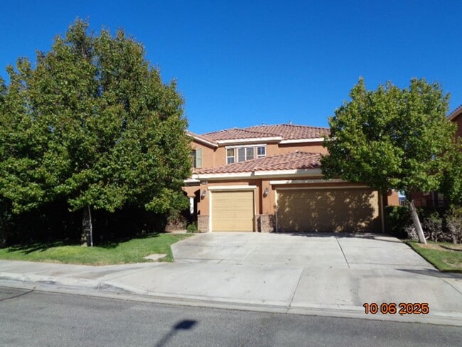 Large 2 Story Offering 3419 sq. ft. and 5 ... - Large 2 Story Offering 3419 sq. ft. and 5 ...