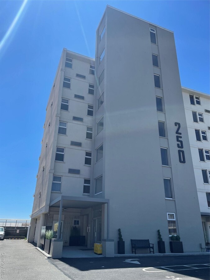 Photo - 250 Shore Rd Apartment Unit 1E