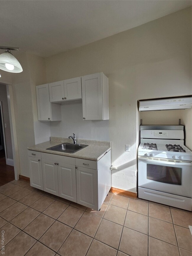 Photo - 2937 Davis St