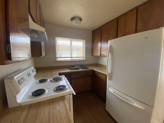 412 2nd St Unit B