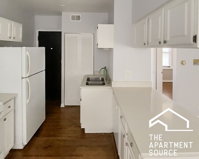 Photo - 3714 N Sheffield Ave Unit 402