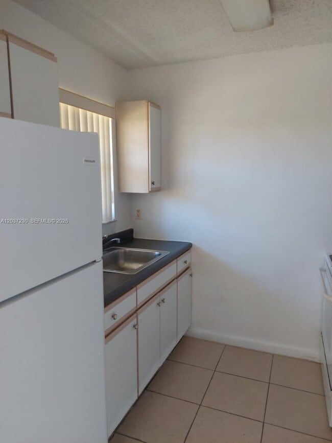 Photo - 2319 Johnson St Unit 1