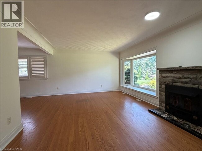 Photo - 603 Rymal Rd W