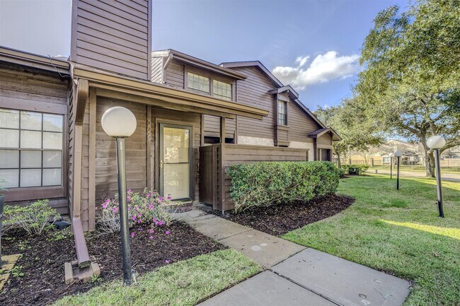 Photo - 2611 Grants Lake Blvd