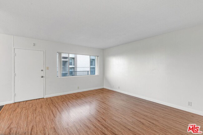 Photo - 2701 S Peck Ave Unit 4