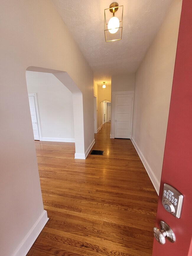 Entrada - 2029 Crown Ave Unidad APT #1