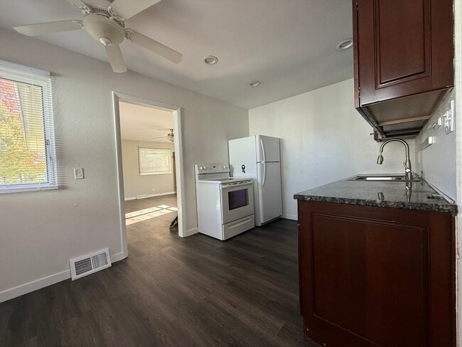 Photo - 1344 Pyle Ave