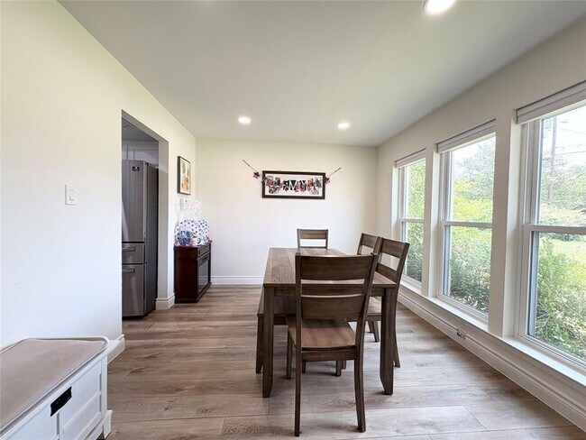 Photo - 1404 Cedar Park Dr