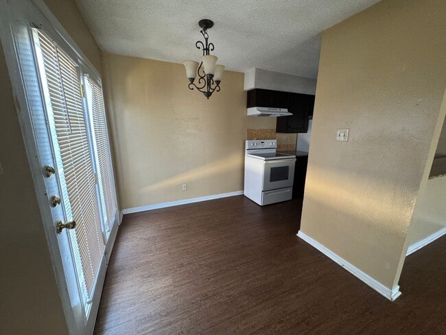 Photo - 1102 Covey Ln Unidad # B