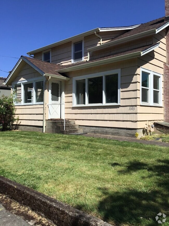 Building Photo - Newly Remodeled 5 Bedroom 2 Bath Home Clos...