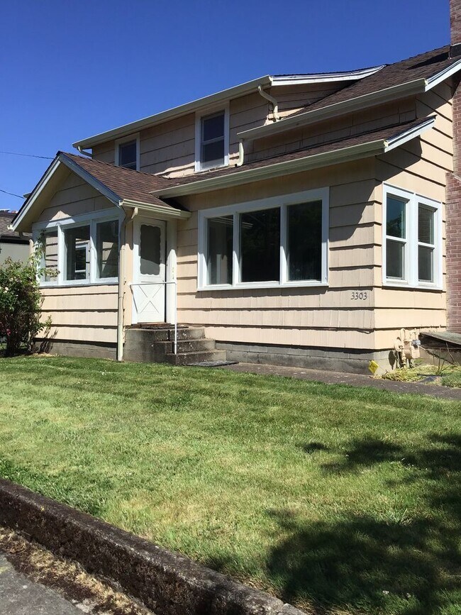 Newly Remodeled 5 Bedroom 2 Bath Home Clos... - Newly Remodeled 5 Bedroom 2 Bath Home Clos...