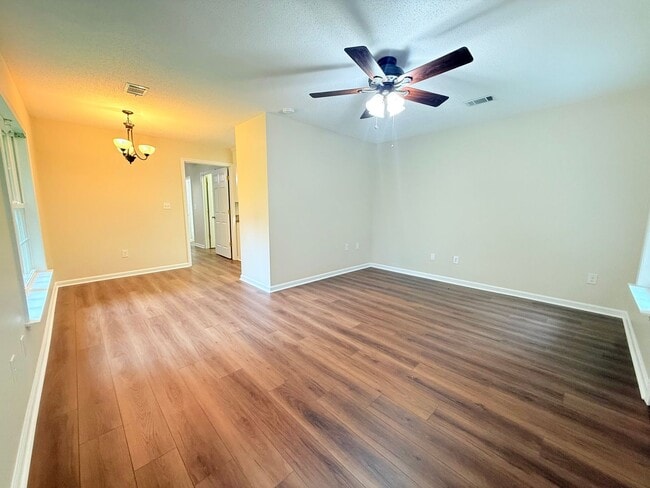 Photo - Cute 1 Bed 1 Bath Home Available! Call to ...