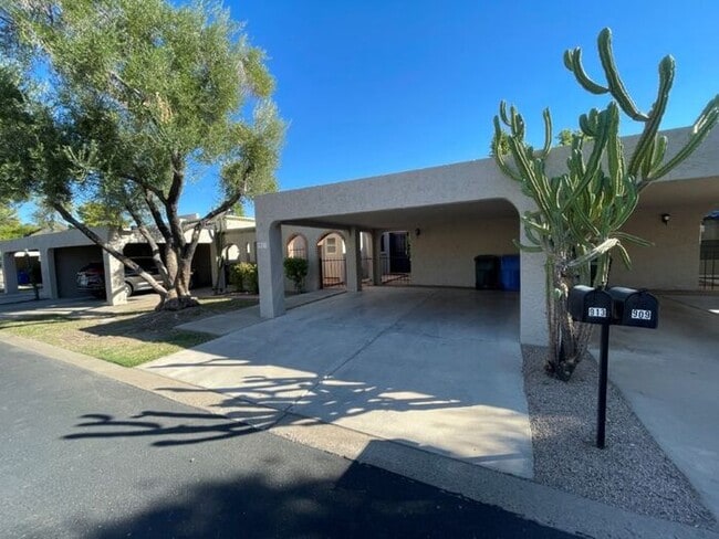 Building Photo - 913 E Beryl Ave Rental