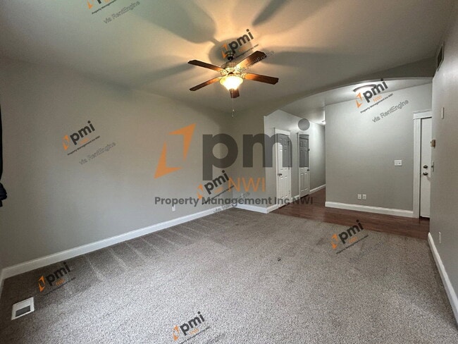 Photo - 4000 Silhavy Rd