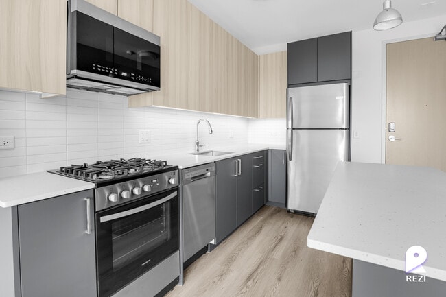 Photo - 670 N May St Unidad 514