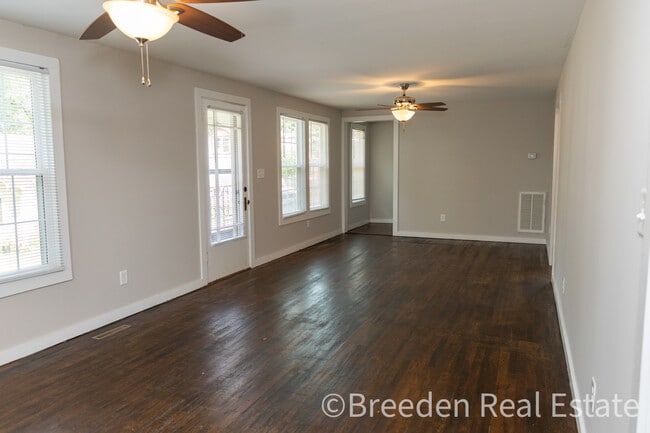 Photo - 207 Jefferson St