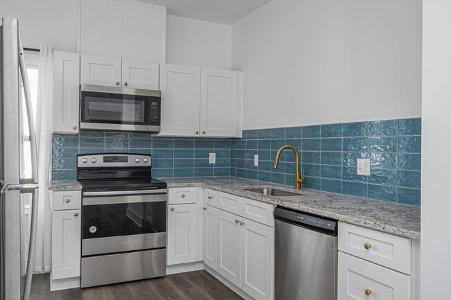 Building Photo - 637 E Anderson St