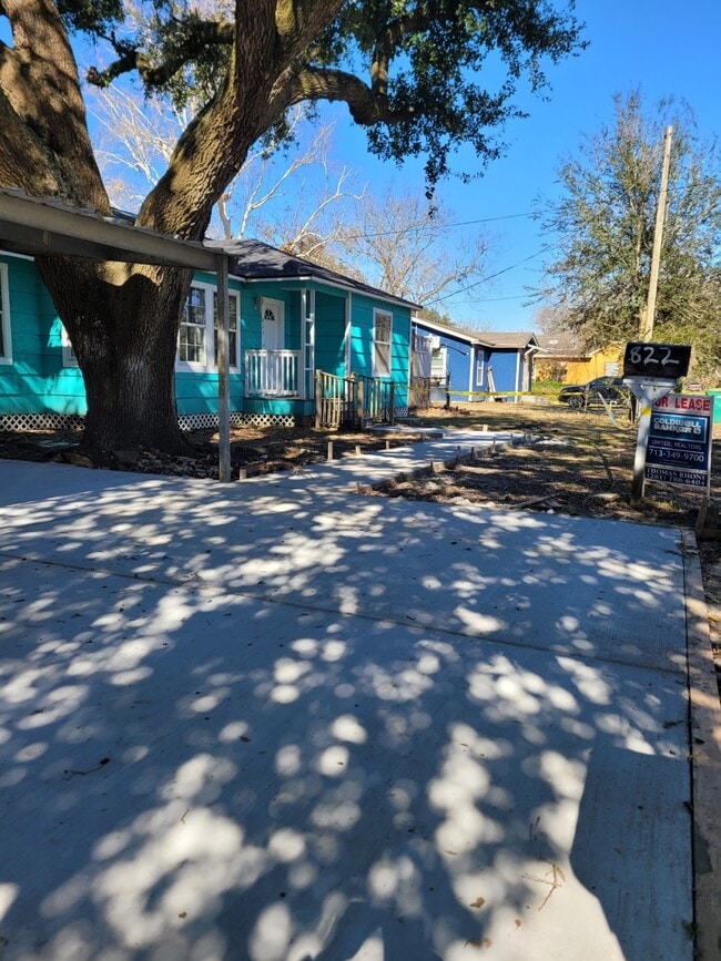 Photo - 822 Retama St