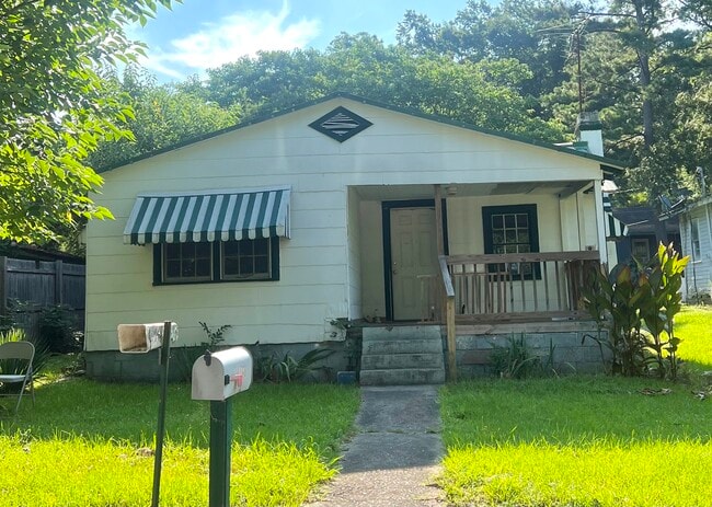 Photo - 1027 S Leighton Ave House