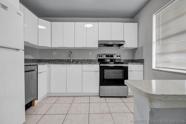 Photo - 340 NW 19th St Unit 308