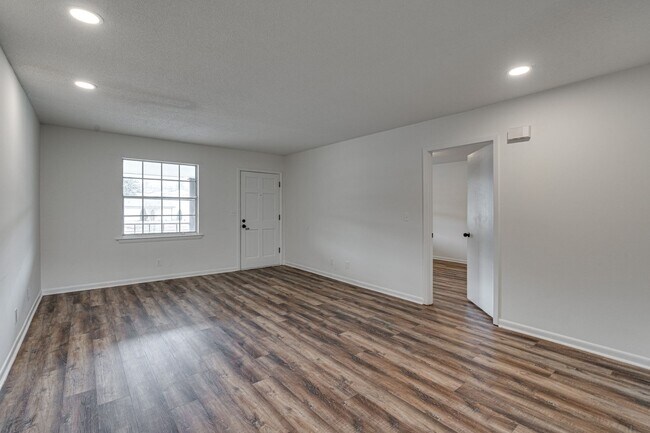 Photo - 2845 Dayton Blvd