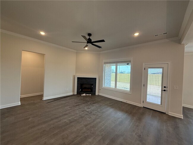 Photo - 1900 Bugg St