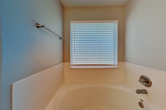 Building Photo - 8307 Silver Lure Dr