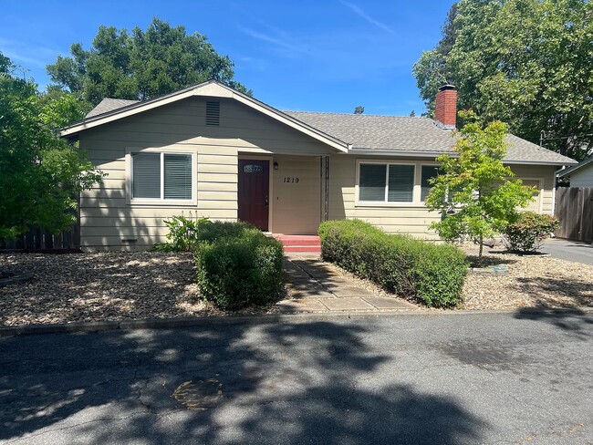 Photo - 1219 Burbank Ave