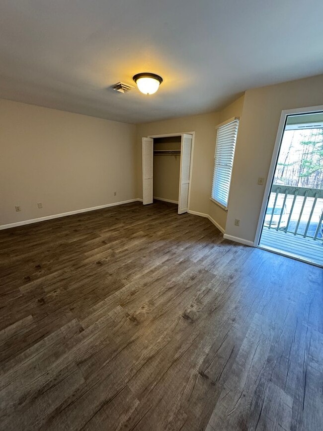 Photo - 105 Summit Dr SE