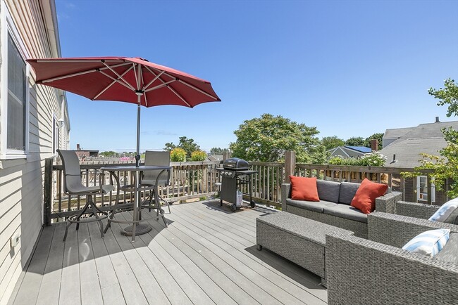 Building Photo - 661 Bennington St Unit 3 Rental