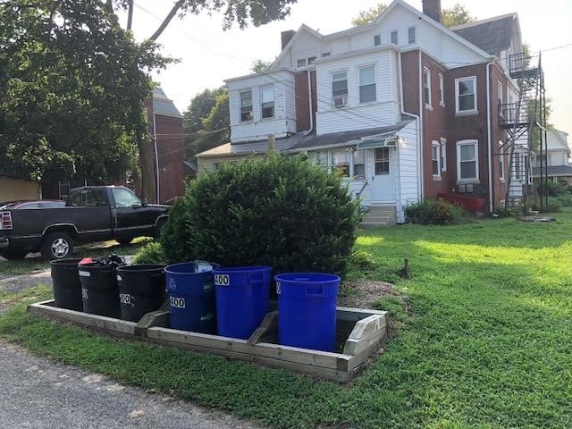 Rear of House - 400 E 19th St Unit 1