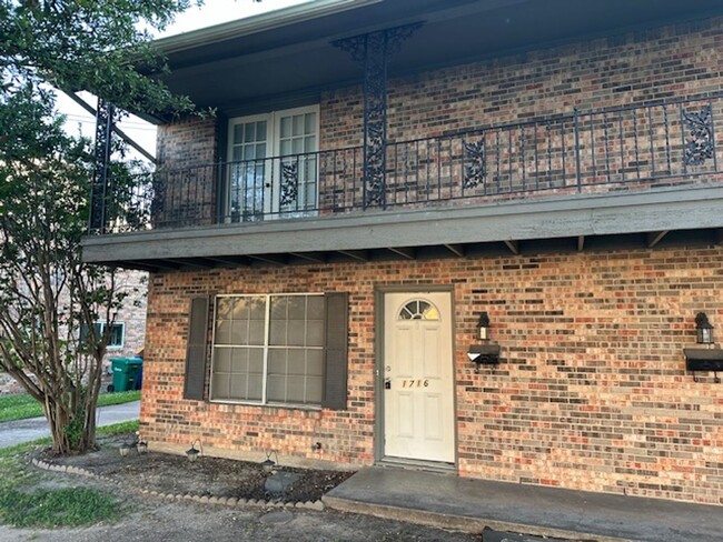 Building Photo - 1716-1718 N Travis St Sherman Unit 1716 N Travis St Rental