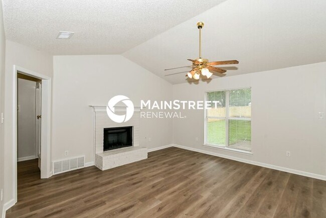 3 Bedroom Pet-Friendly Home in Olive Branch, MS with Main Street Renewal