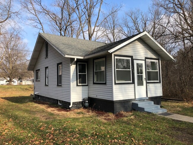 front - 1629 Michigan st