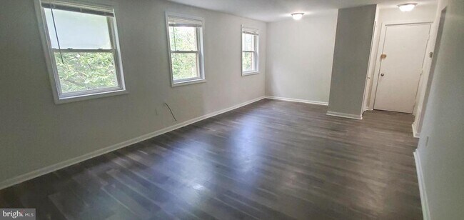 Photo - 114 Danbury St SW Unit 4