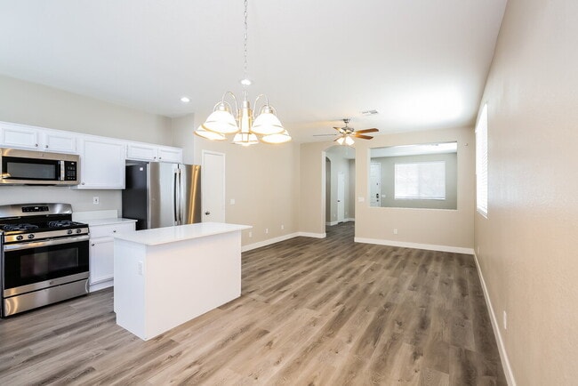 Photo - 1931 Giant Pine Ave