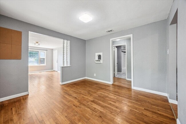 Photo - 1102 Cherico St