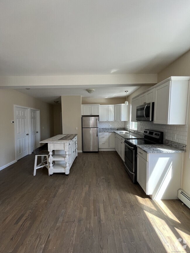Building Photo - 412 S Main St Rental