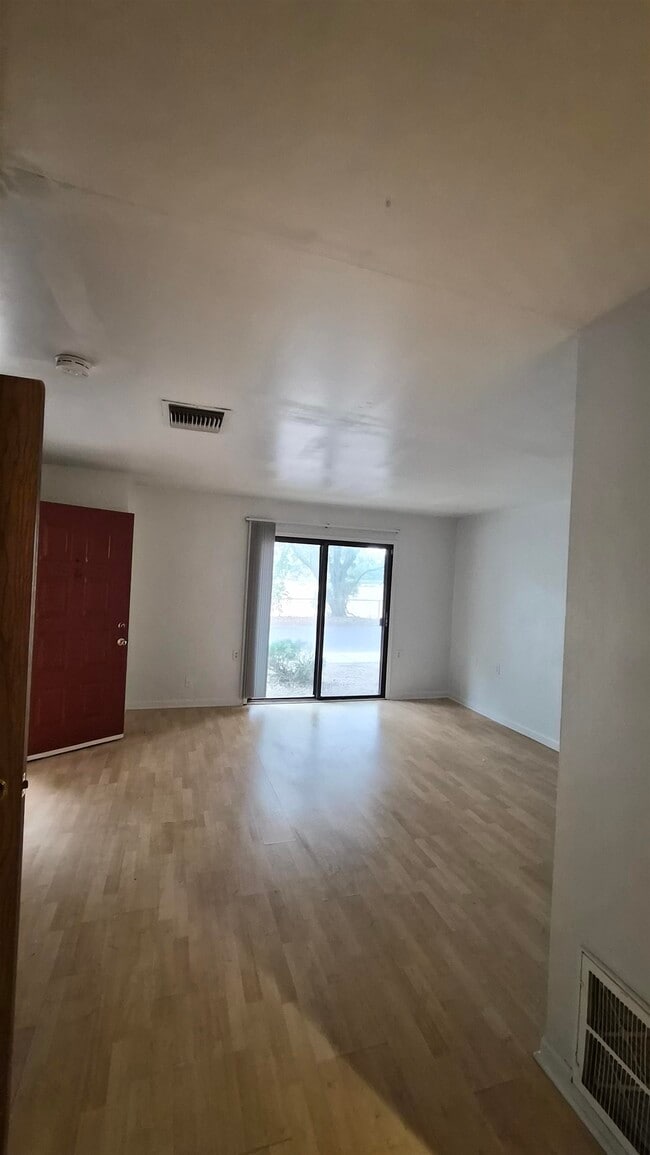 Photo - 329 Mabry St