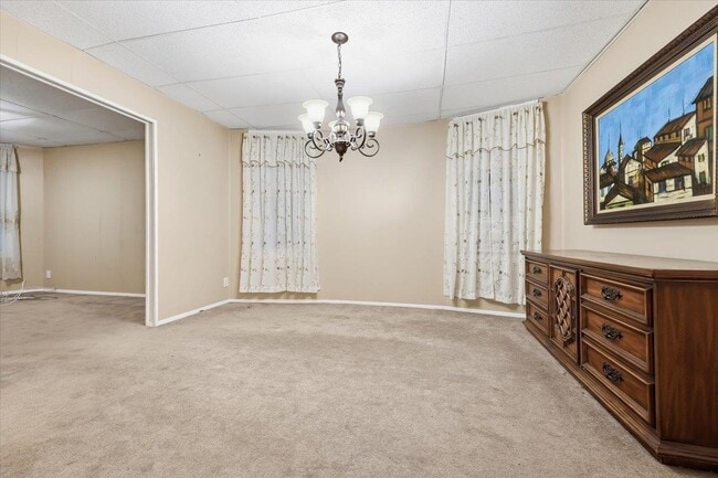 Photo - 98 W 47th St