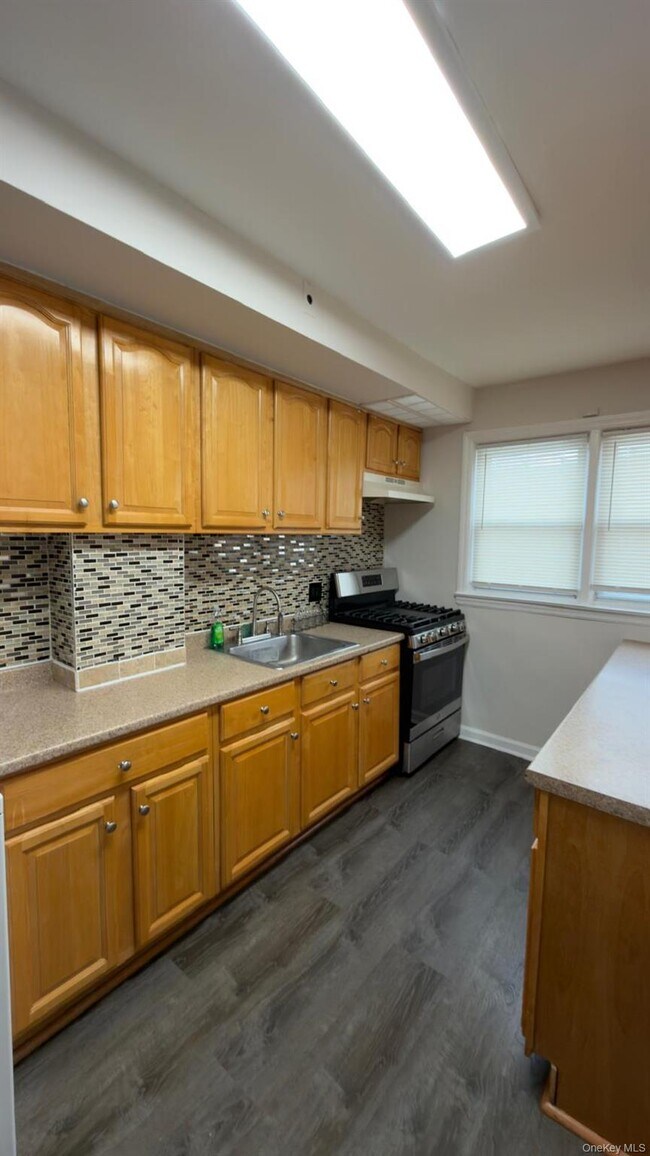 Photo - 153-25 77th Rd