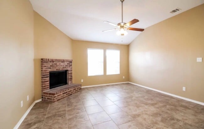 1121 Rosemary Dr