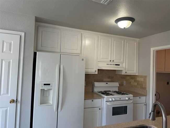 Photo - 1512 Parkfield Cir