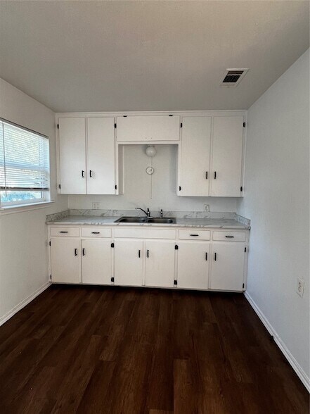 Photo - 3612 Earle Dr