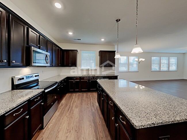 Photo - 2121 Johnston Dr