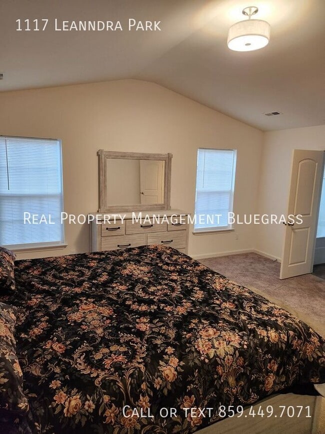 Photo - 1117 Leanndra Pk